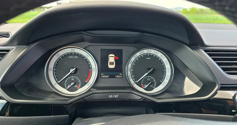 Skoda Superb cena 72900 przebieg: 230550, rok produkcji 2018 z Kępno małe 137